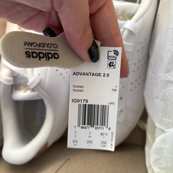 Brand new Adidas Advantage 2.0 Sneakers 8.5 β with tag on and original box ! - Picture 7 of 11